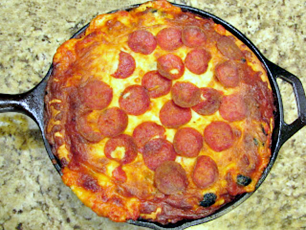 Cast iron deep dish pizza. Crazy good. Recipe in comments. : r/castiron