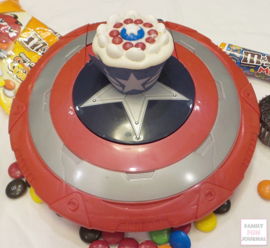 captain america cupcake step 5