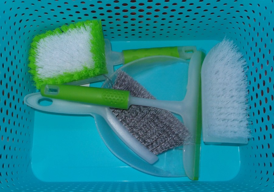 quick cleaning kit inside