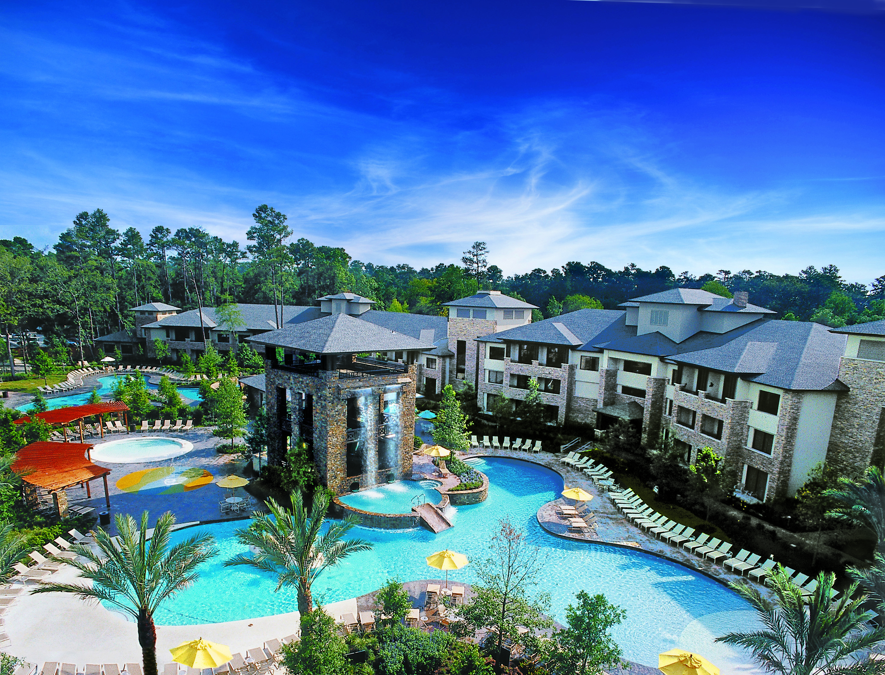 woodlands resort pools